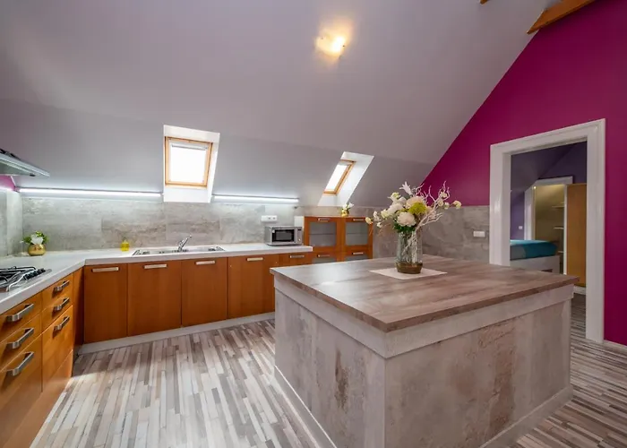 Lovely - Truhlarska Apartmán