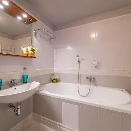 Apartment Lovely - Truhlarska Prague