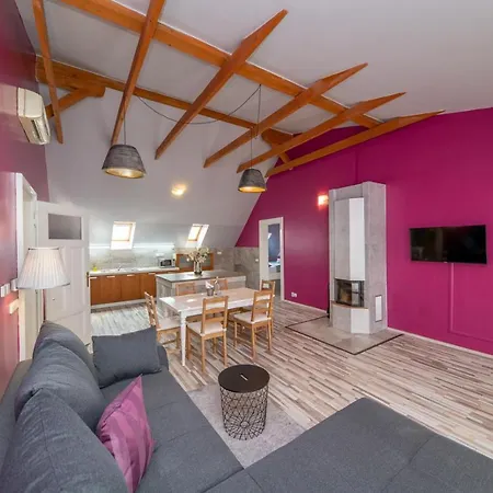 Lovely - Truhlarska Apartmán