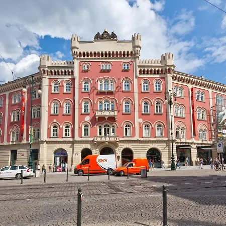 Lovely - Truhlarska * Praha