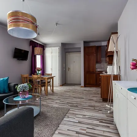 Lovely - Truhlarska Praga